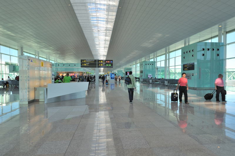 バルセロナ・エル・プラット国際空港[Aéroport international de Barcelone-El Parat]出発ロビー
