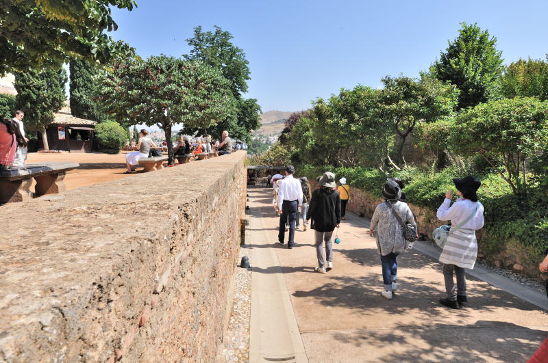 マチュカの庭園[Patio de Machuca]へ向かう