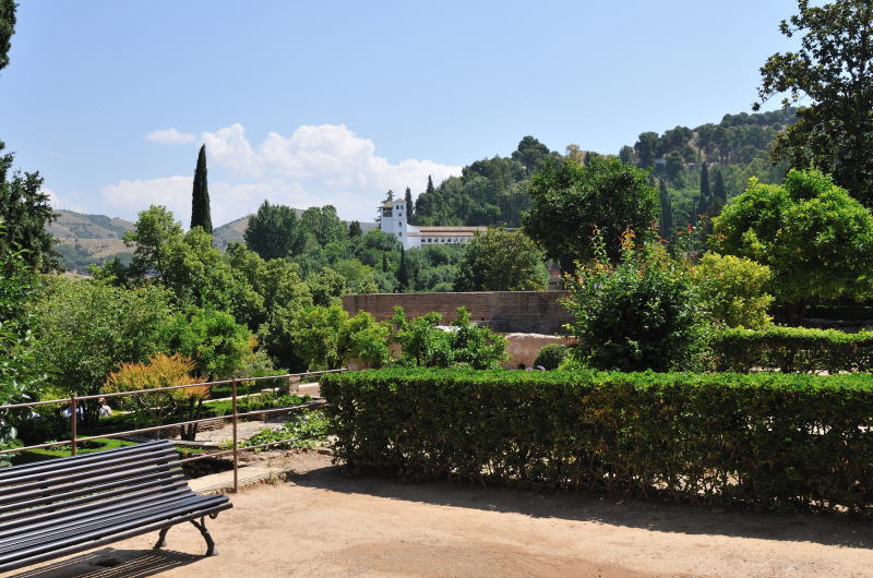 �����Ɍ����錚���́A�w�l�����t�F[Generalife]