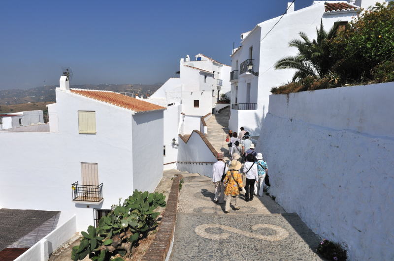 フリヒリアナ[Frigiliana]の町並みを巡る、小道の散策