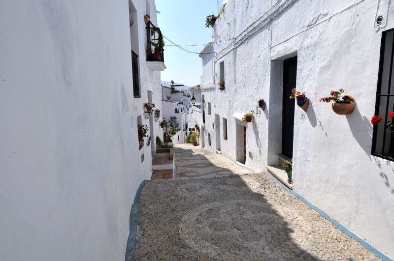 フリヒリアナ[Frigiliana]の町並みを巡る、小道の散策(サント・クリスト通り)