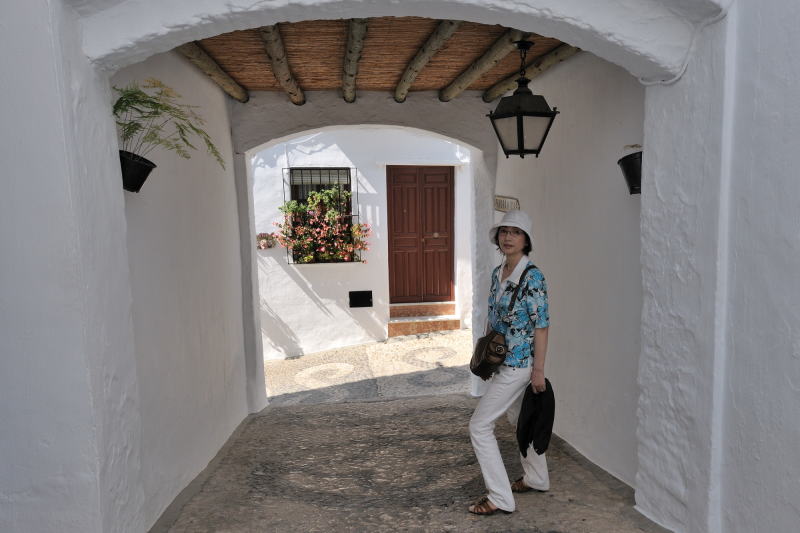 フリヒリアナ[Frigiliana]の町並みを巡る、小道の散策