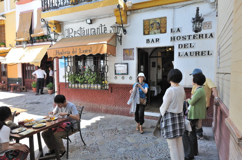 昼食のレストラン[Restaurante la Hosteria del Laurel]